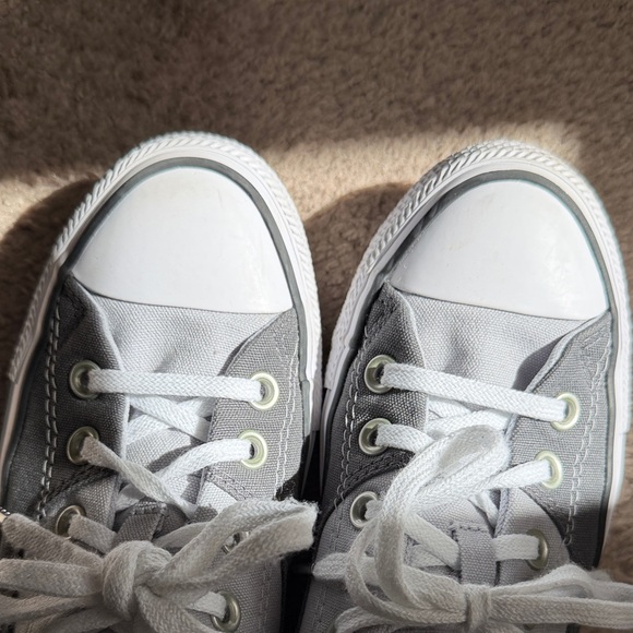 Converse women's Grey and Silver Sneakers size 7.5 - Picture 10 of 10